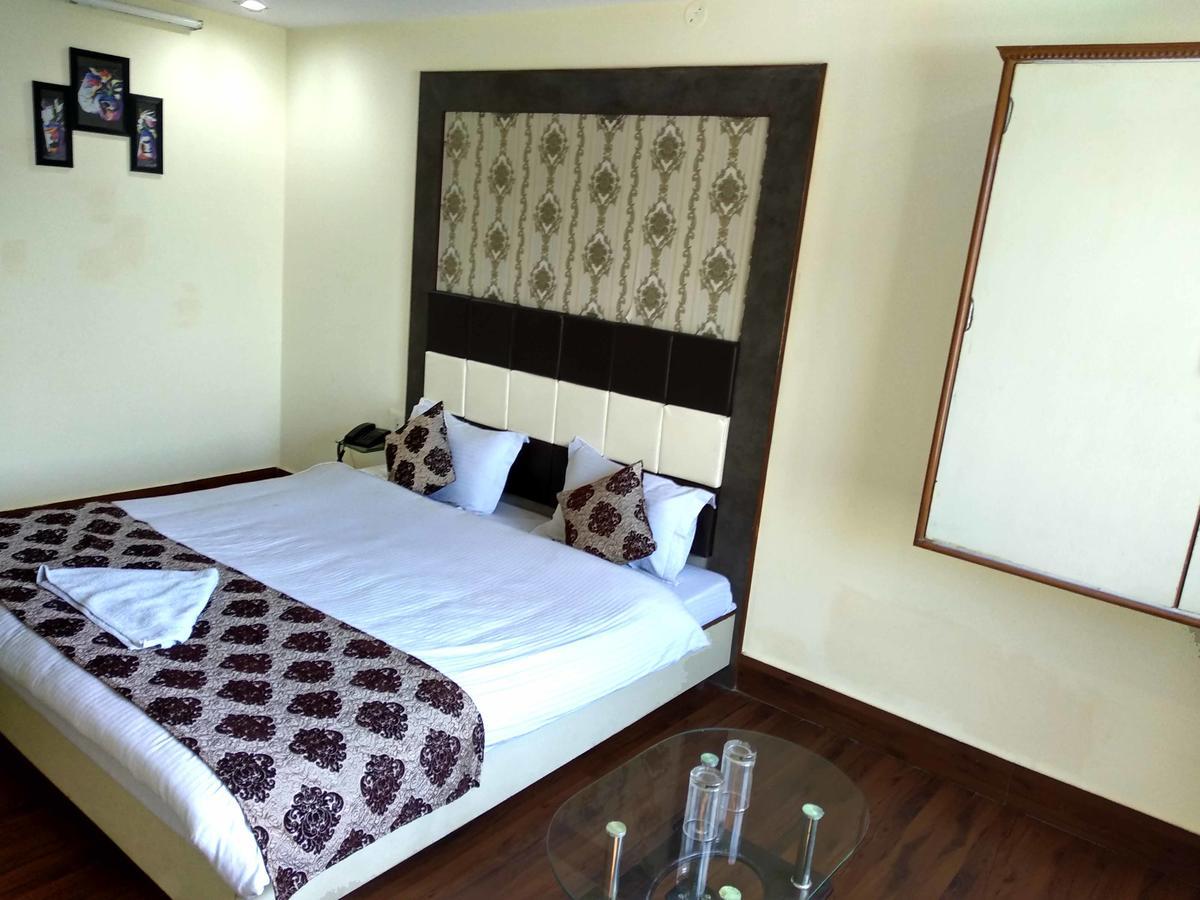 ג'איפור Hotel Ishwar Palace מראה חיצוני תמונה